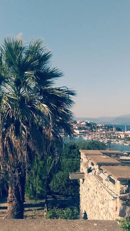 Dalyan Kucuk Ev Butik Hotel Çeşme 住宿加早餐酒店